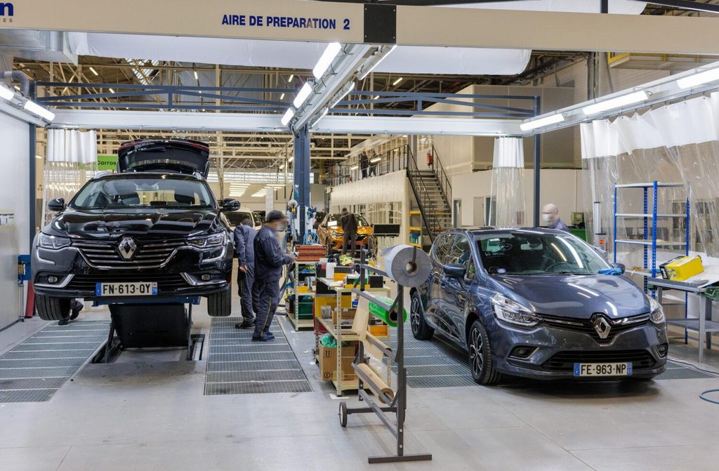 Recondiționarea automobilelor second-hand la Renault Renew Factory din Flins, Franța